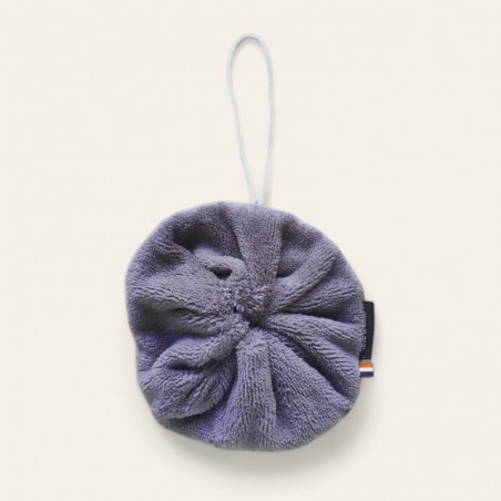 Fleur de douche grise en éponge de bambou, coté doux