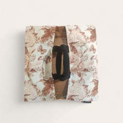 Sac à tarte colibri coloré, idéal pour transporter vos tartes maison avec style et sécurité.