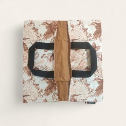 Sac à tarte colibri coloré, idéal pour transporter vos tartes maison avec style et sécurité.