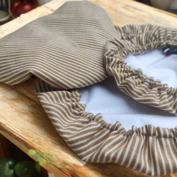 Charlotte alimentaire lavable rayée ocre – S & XL