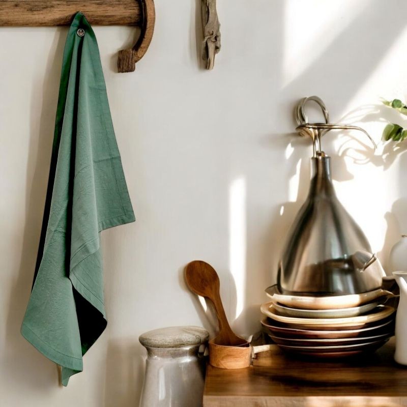 Torchon vaisselle sauge – Mise en scène déco cuisine rustique