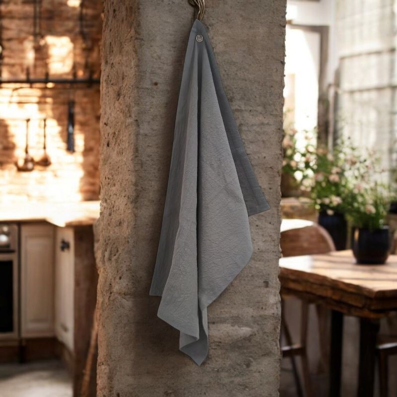 Torchon de vaisselle anthracite – Élégance brute dans une cuisine au charme authentique