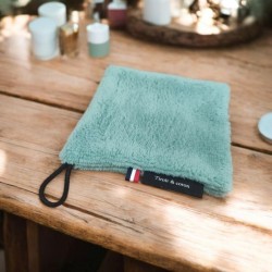carré douceur vert émeraude, la maxi lingette démaquillante douce et efficace, à utiliser des deux cotés.