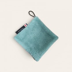 carré douceur vert émeraude, la maxi lingette démaquillante douce et efficace, à utiliser des deux cotés.