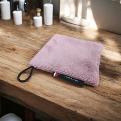 carré douceur rose, la maxi lingette démaquillante douce et efficace, à utiliser des deux cotés.