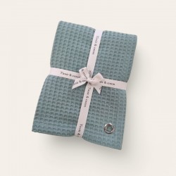 Torchon nid d’abeille vert – Élégance naturelle dans une cuisine rustique et chaleureuse