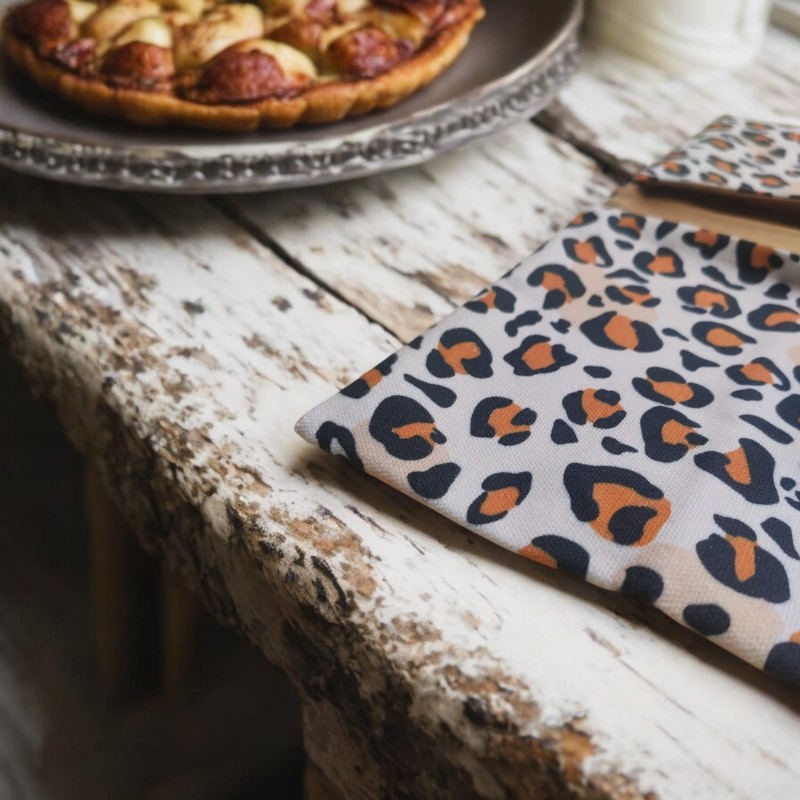 Sac à tarte léopard avec intérieur en tissu enduit pour transporter vos plats made in France