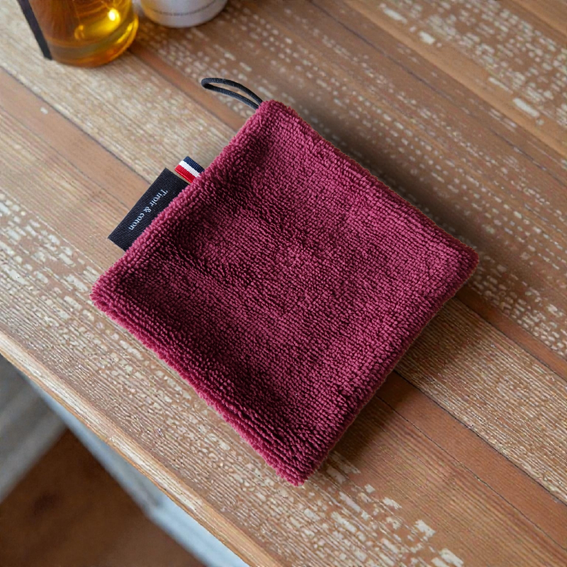 Carré douceur bordeaux