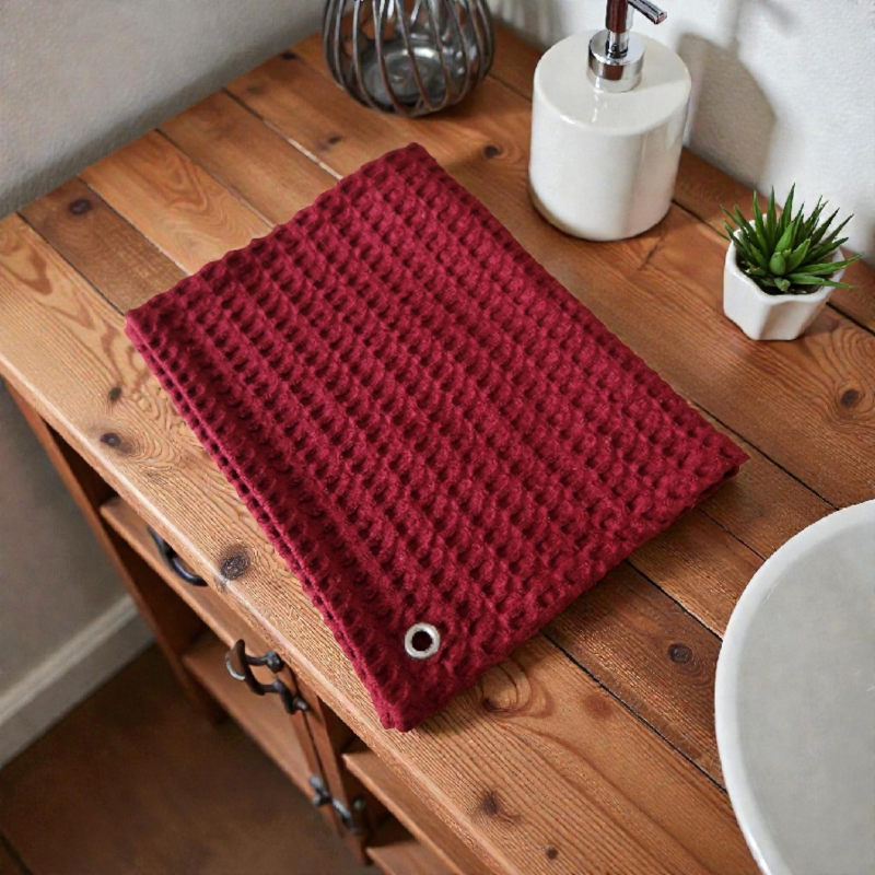 Il se plie en quatre fait une parfaite serviette d'invité