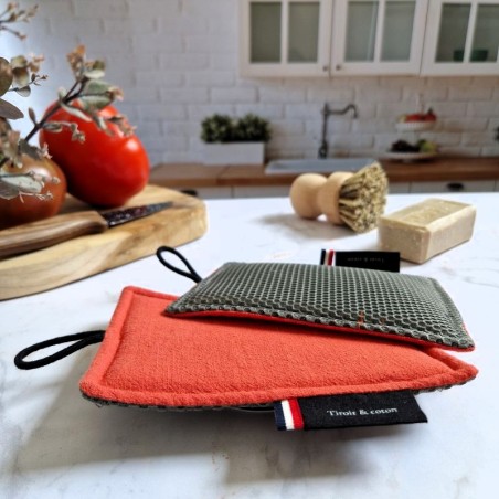 Eponge lavable made in France qui gratte mais ne raye pas brique