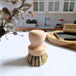 brosse à casseroles en bois de hêtre, l'accessoire complémentaire à votre routine vaisselle zéro déchet