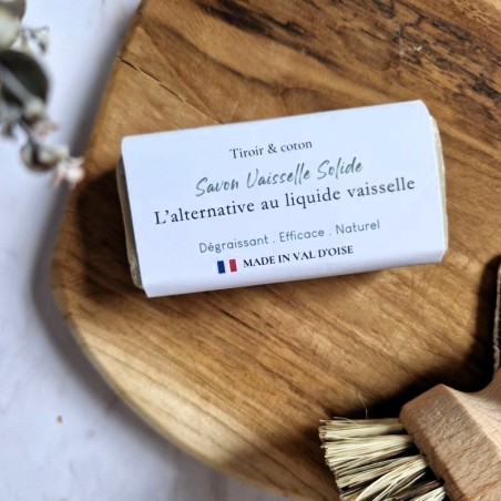 Idéal pour la vaisselle mais aussi très bon détachant et dégraissant pour toute la maison