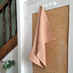 Essuie mains ultra absorbant, il ne peluche pas et sèche très vite