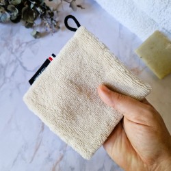 la maxi lingette démaquillante douce et efficace