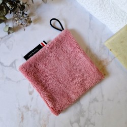 la maxi lingette démaquillante douce et efficace