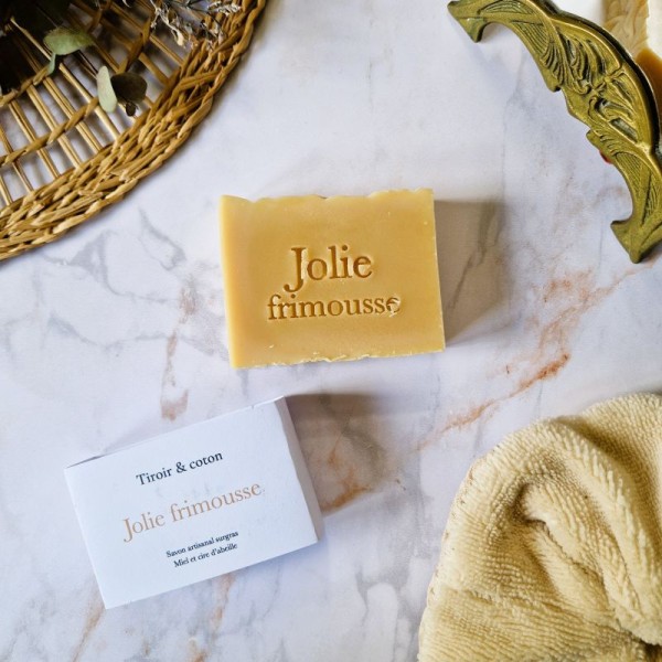 Savon au miel et à la cire d’abeille saponifié à froid