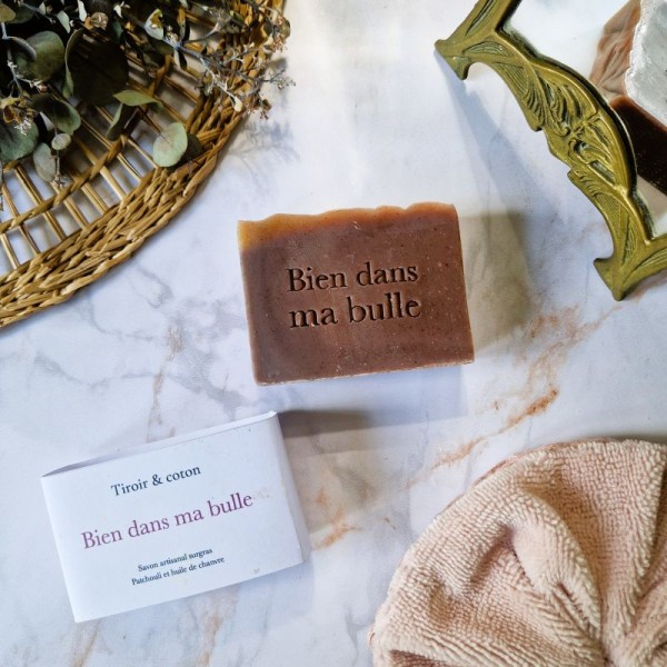Savon au patchouli et à l’huile de chanvre saponifié à froid