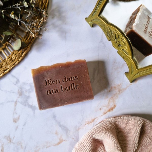 Savon au patchouli et à l’huile de chanvre saponifié à froid