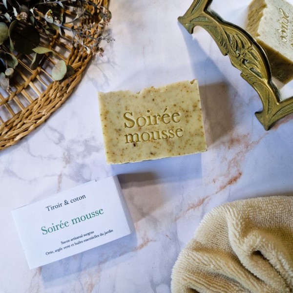 Savon artisanal surgras à l'argile vert et à l'ortie